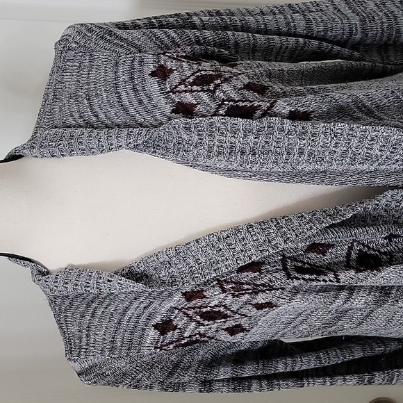 Charlotte Russe Size Unknown, Gray Burgundy Aztec/Southwest Waterfall Cardigan - Picture 2 of 12